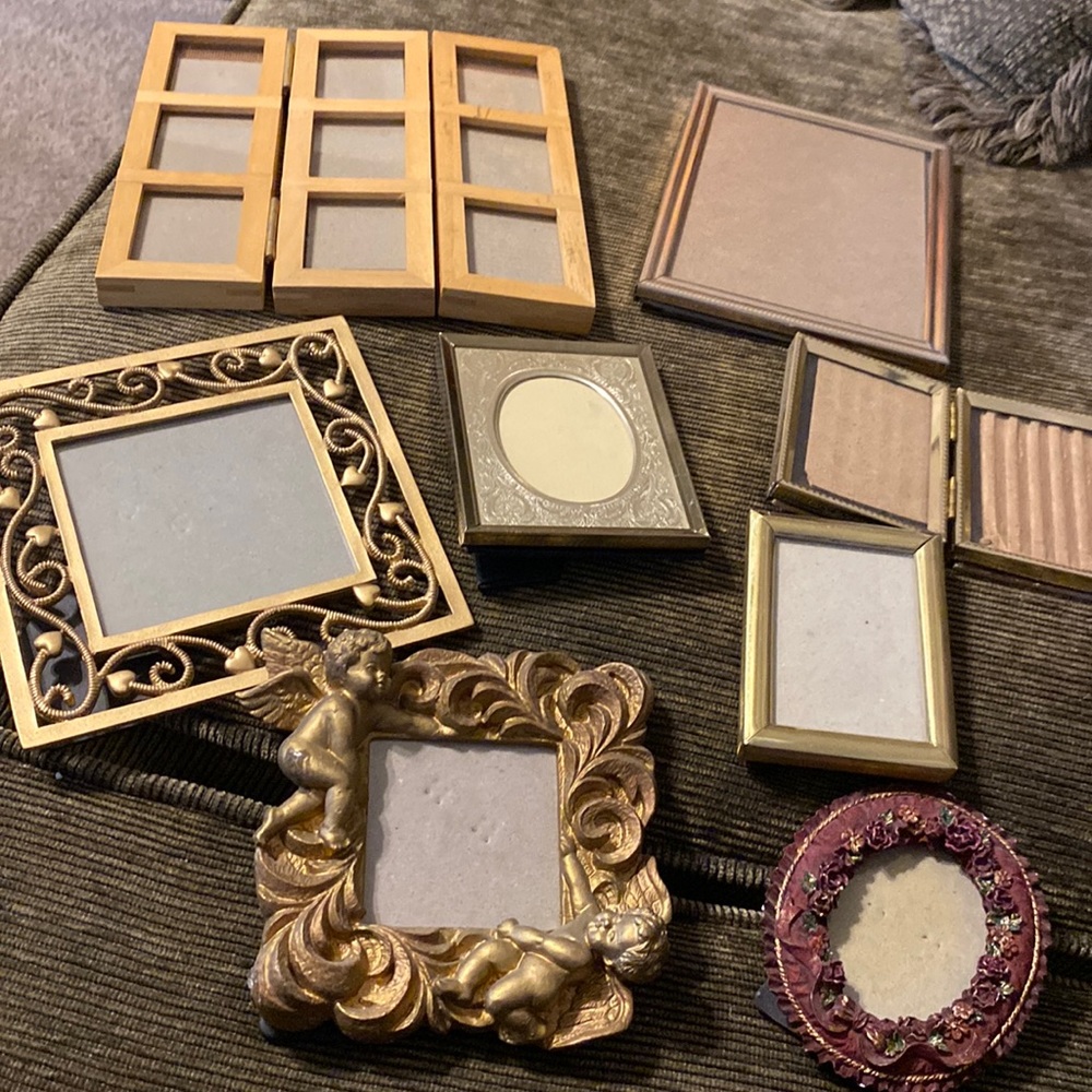 Various sized picture frames. Good condition.